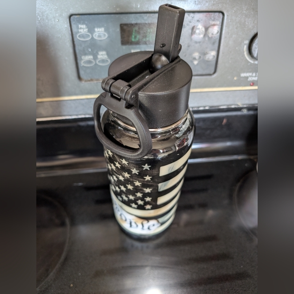 "We The People" Patriotic Water Bottle 32oz